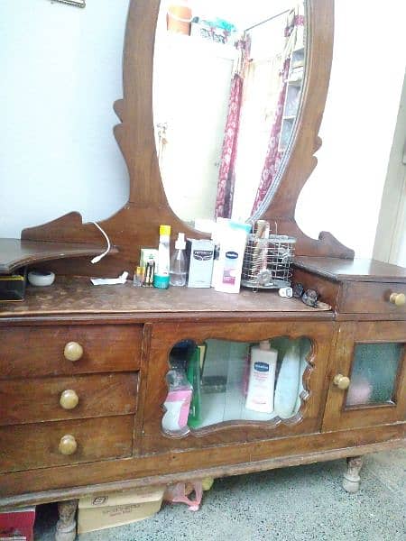 Dressing Table 4