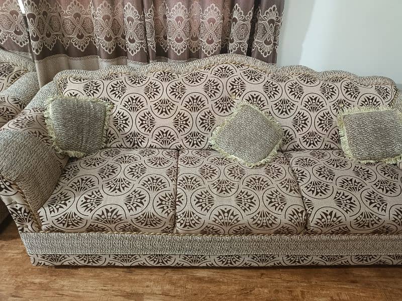 7 Seater Comfort Sofa Set 10/10 Condition 5