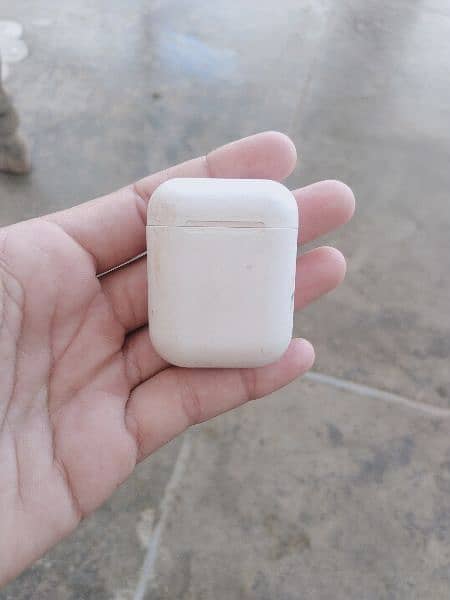 apple airpod with cable 2