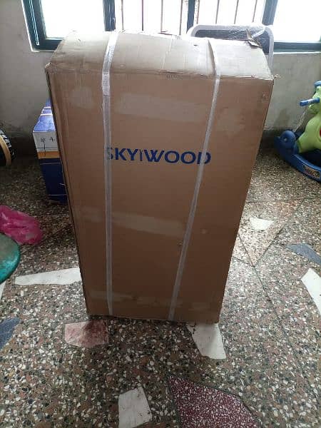 SKYWOOD PORTABLE AC HEAT AND COOL ENERGY SAVER 1 TONE IMPORTED 4
