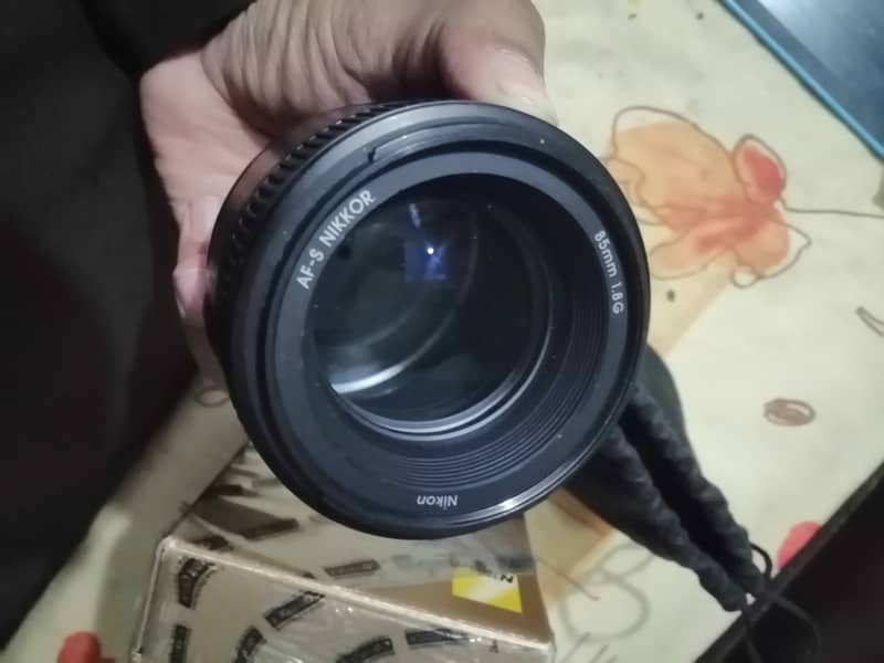 Nikon 85mm 1.8G lens for sale 2