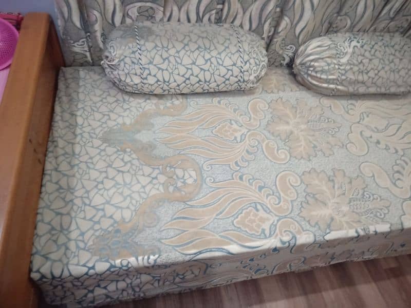 sofa and bed for sell 9