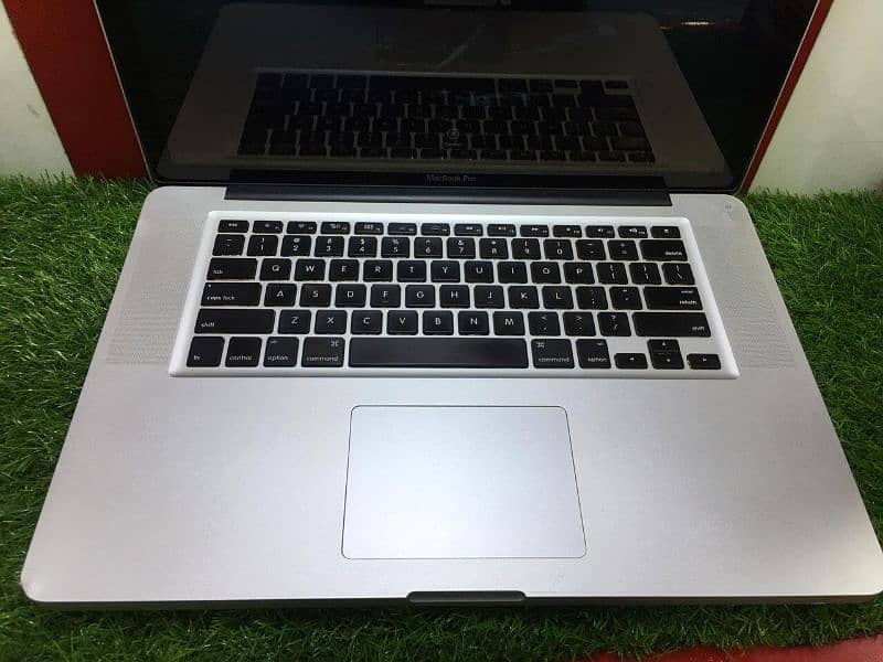 MacBook Pro 2015 i7 10/10 condition 100% imported piece 0