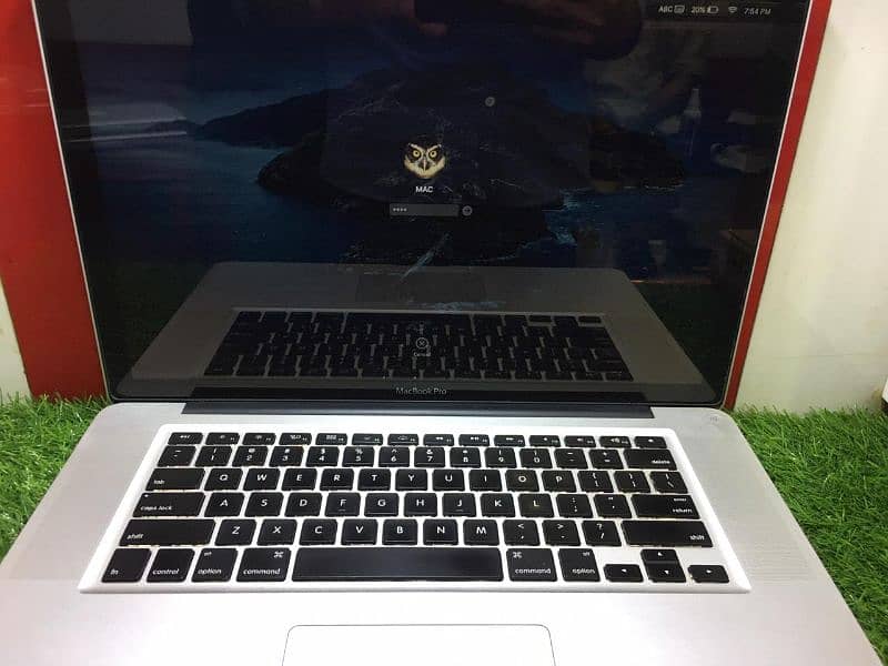 MacBook Pro 2015 i7 10/10 condition 100% imported piece 1