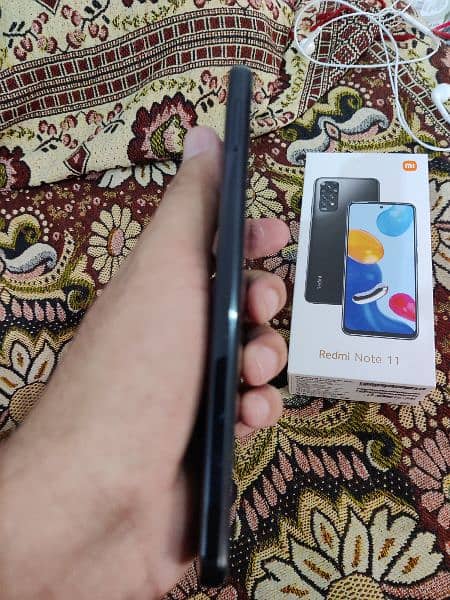 Redmi note 11 6/128 with box and charger 2