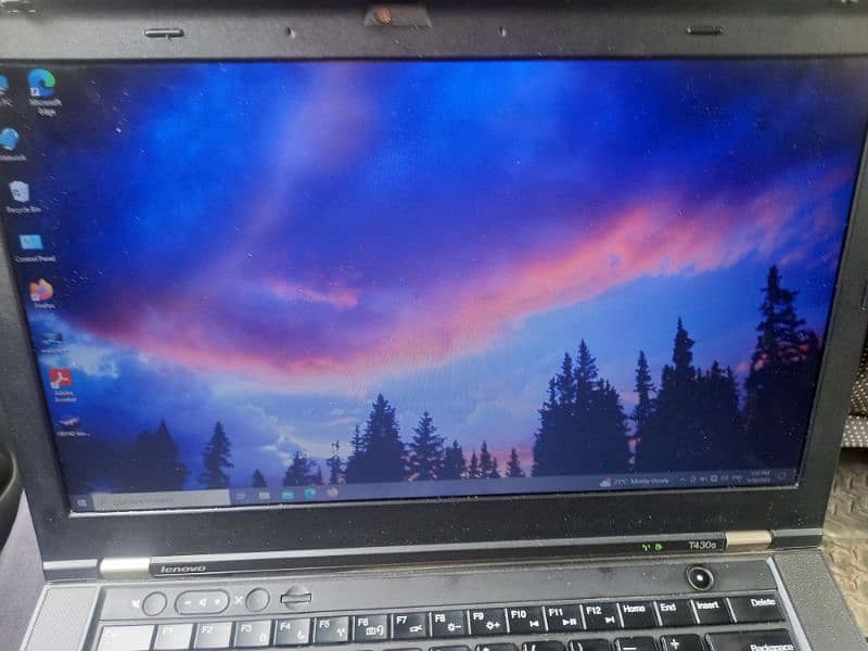lenovo laptop for sell only serious Byers contact 3