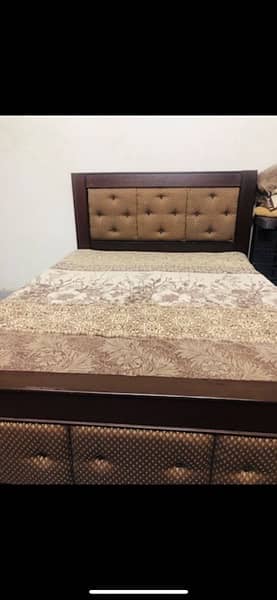 queen size bed only 1