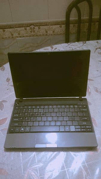 Laptop Core i3 (ram 4gb, SSD hard, 4 hour battery time) 8