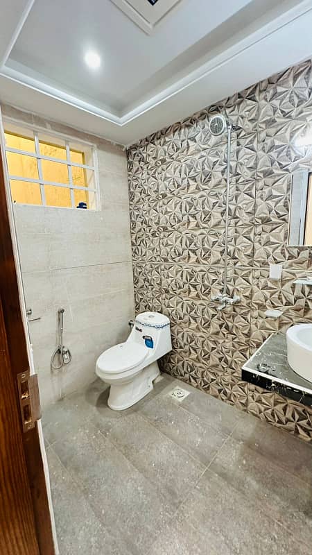 1 Kanal House Ava For Sale In A Block Satellite Town 2