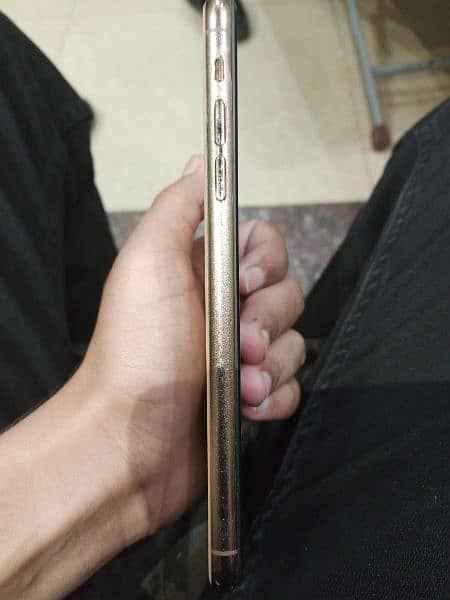 iPhone 11 pro max 10 by 10 condition 2