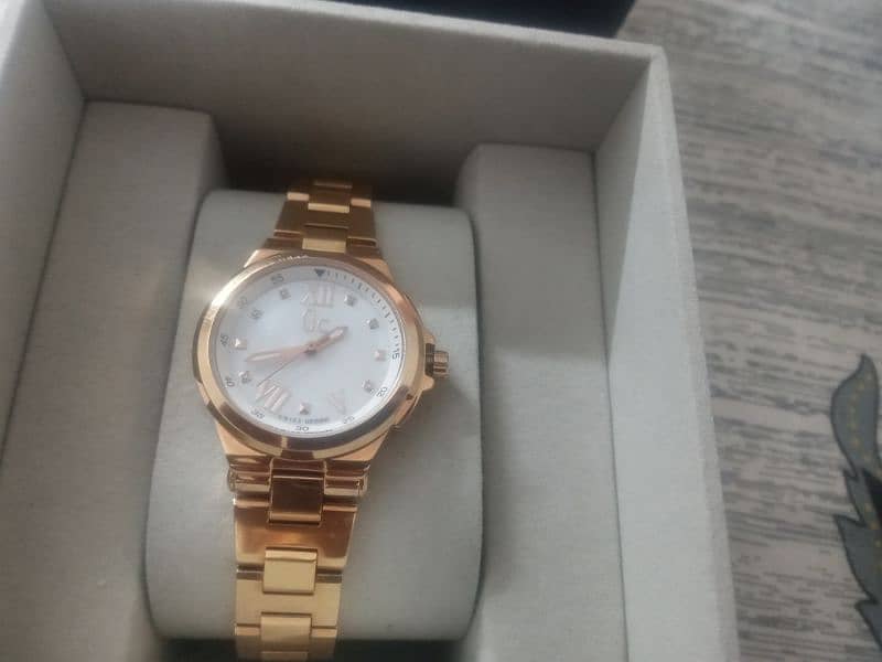 new ladies beautiful imported watch 5