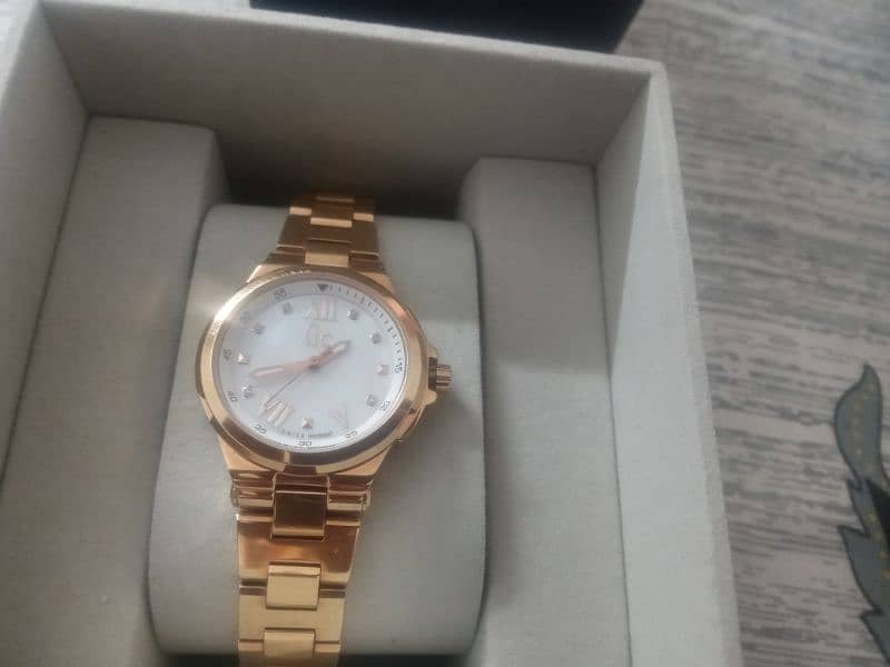 new ladies beautiful imported watch 6