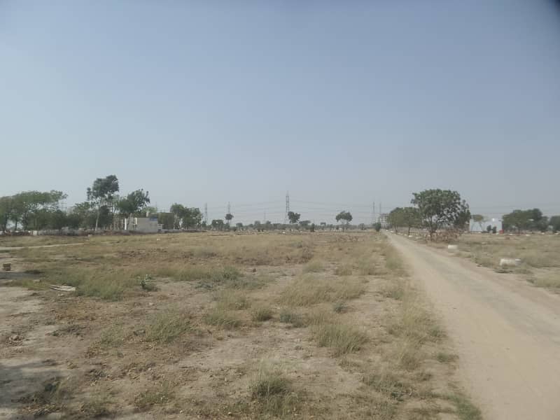 120 Square Yards Residential Plot Is Available In Affordable Price In Saadi Garden - Block 3 2