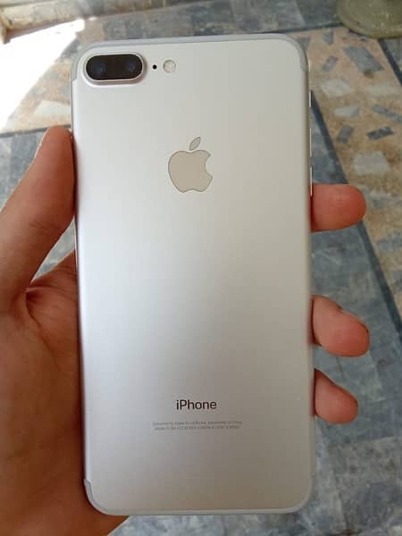 iphone 7plus sliver 128gb Pta approved 0