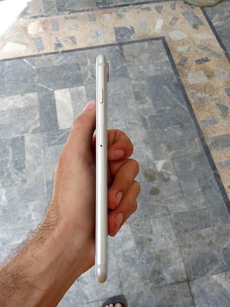 iphone 7plus sliver 128gb Pta approved 3