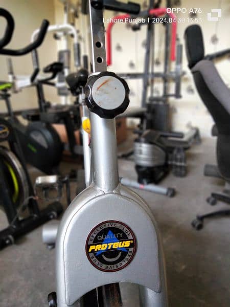 SPIN BIKES AVAILABLE IN FOUR CLOURS 1