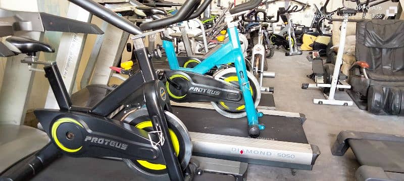 SPIN BIKES AVAILABLE IN FOUR CLOURS 3