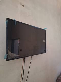 32 inch led 10 by 10