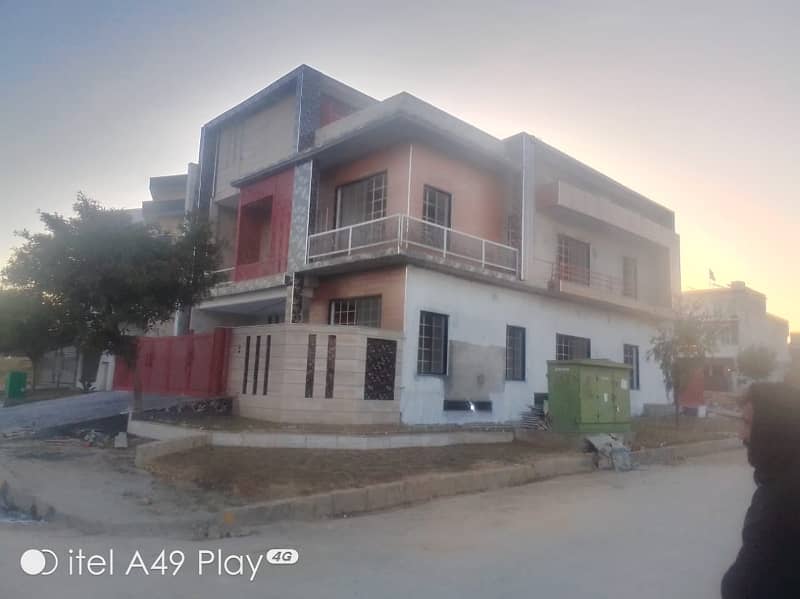 10 Marla Tripple Story House Main Doble Road Corner At C Block B17, Islamabad 4