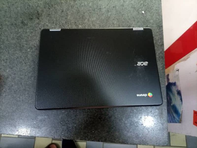 A touch screen Chromebook Acer 2/64 0