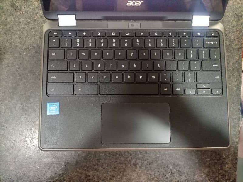 A touch screen Chromebook Acer 2/64 4