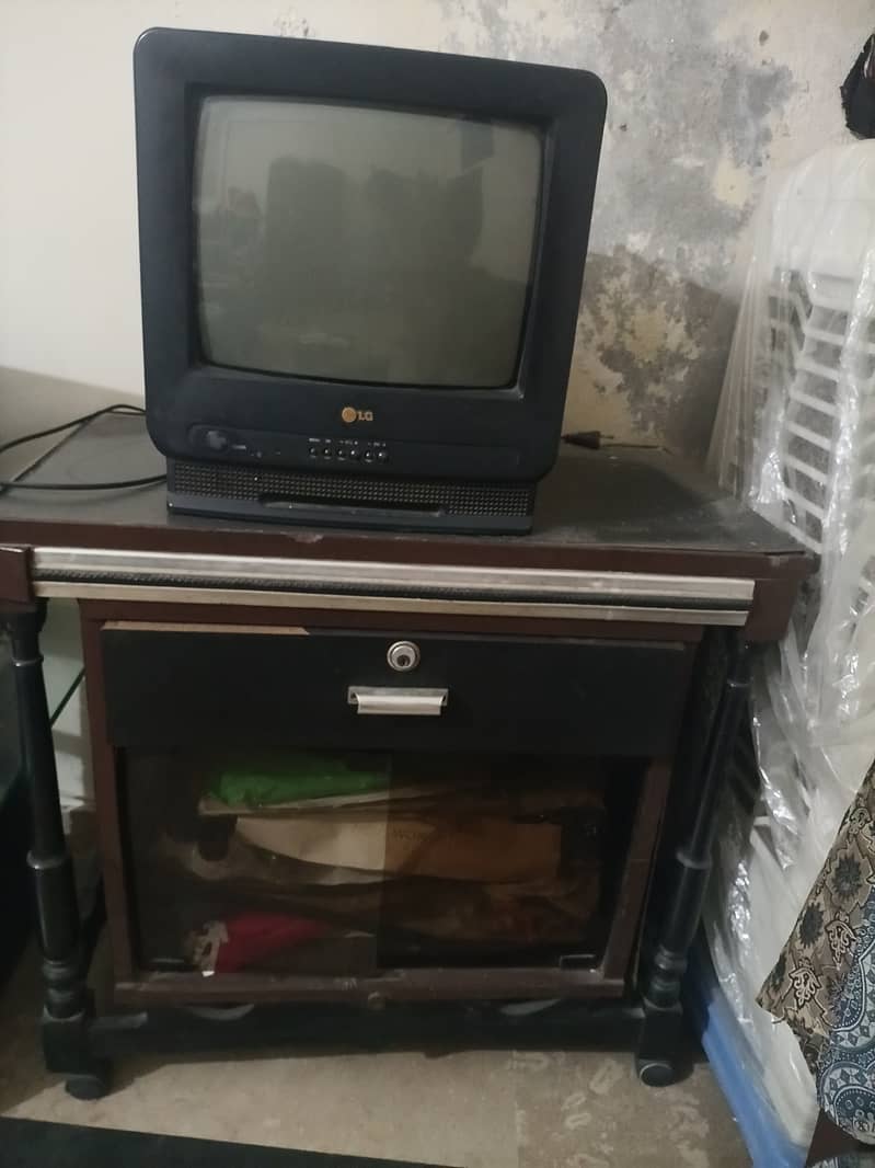 Tv and Tv trolly 0