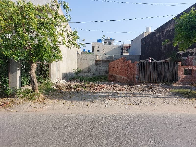 7.5 Marla Plot 65 Feet Road Availble For Sale In Johar Town Phase 2 At Prime Location Near Emporium Mall 1