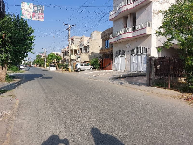 7.5 Marla Plot 65 Feet Road Availble For Sale In Johar Town Phase 2 At Prime Location Near Emporium Mall 3