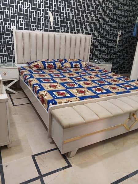 BRAND NEW CONDITION BED SET 3