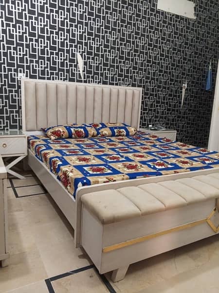 BRAND NEW CONDITION BED SET 6