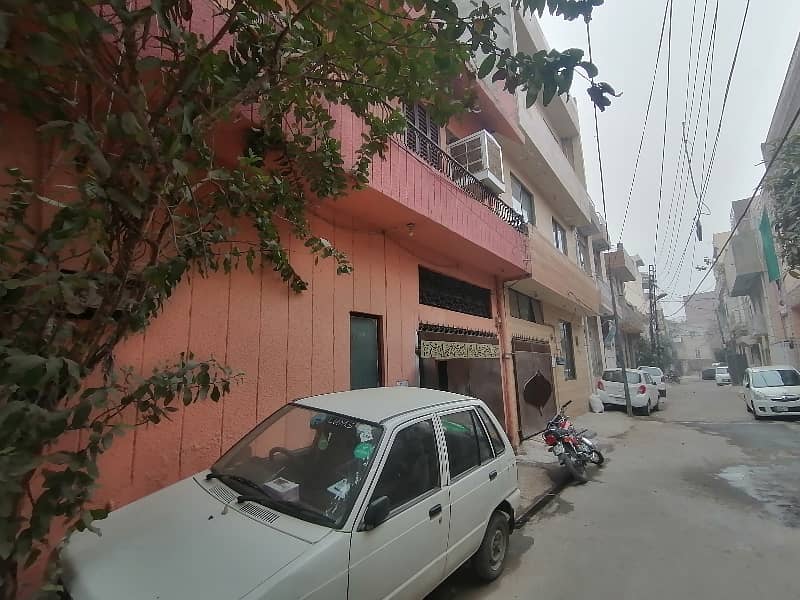 5 Marla 15 Years Use House For Sale Near  Lahore 4