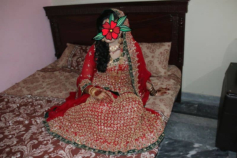 Bridal lehenga naqshi 0