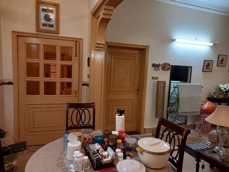 1.5 kanal House for sale in Cavalry Cantt 10