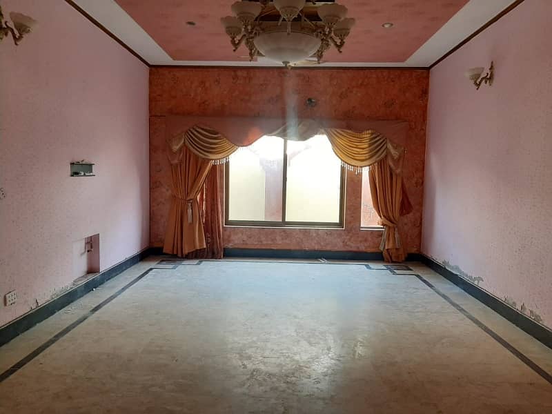 4 Bed Ground Portion For Rent On 1 Kanal With Gas 0