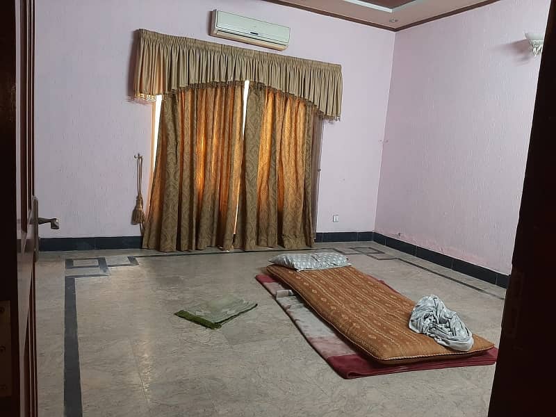 4 Bed Ground Portion For Rent On 1 Kanal With Gas 2