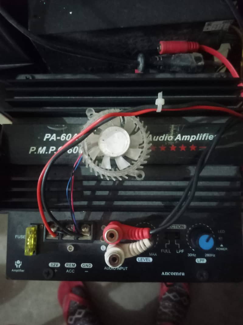 Amplifier With Full Havy Sound Indoor And Outdoor(PA-60A P. M. P. O 600W) 3