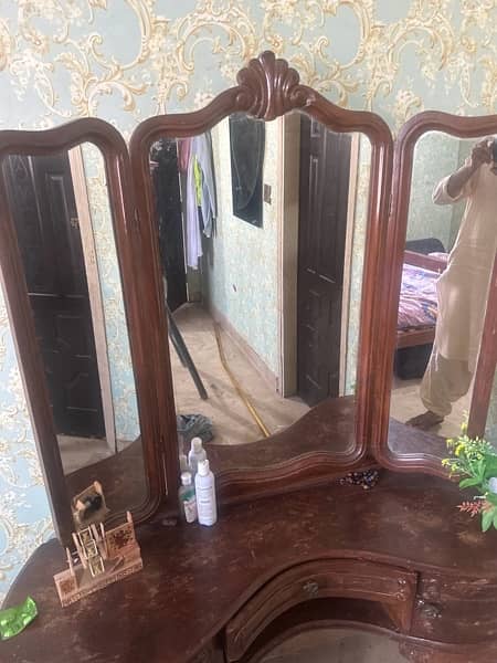 dressing table 3