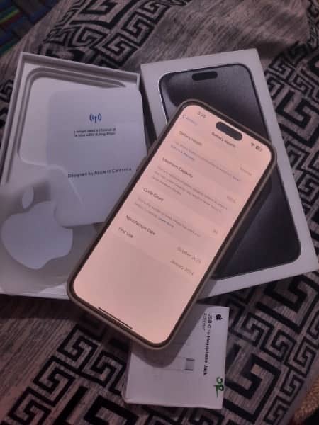 iPhone 15 pro Mex jv white 256gb with box 0
