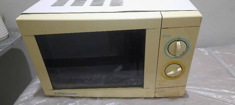microwave oven in Goof condition 3