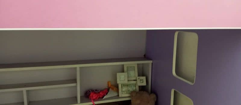 Kids Bunk bed    it is very good condition  without metres 2