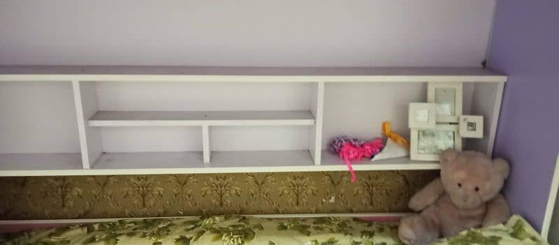 Kids Bunk bed    it is very good condition  without metres 5