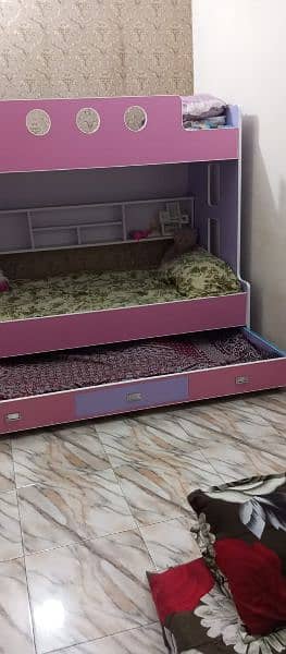 Kids Bunk bed    it is very good condition  without metres 8