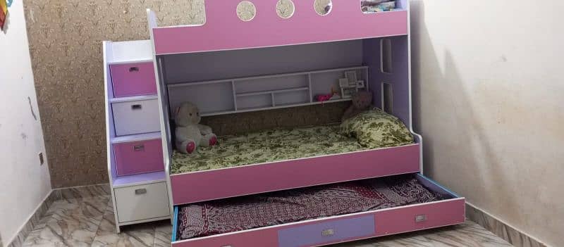 Kids Bunk bed    it is very good condition  without metres 10