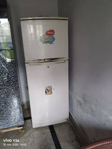 waves fridge for sale 0