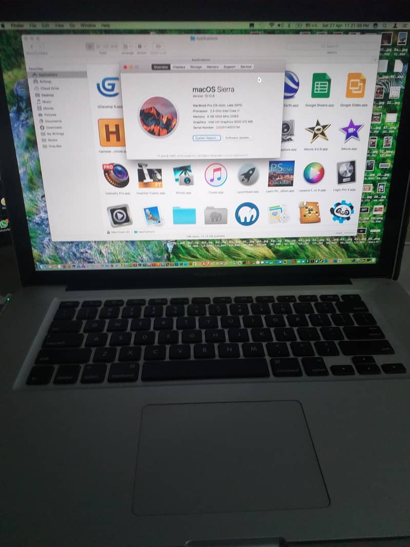 MacBookPro 15" Quad Core i7 Full Box 10/10 1