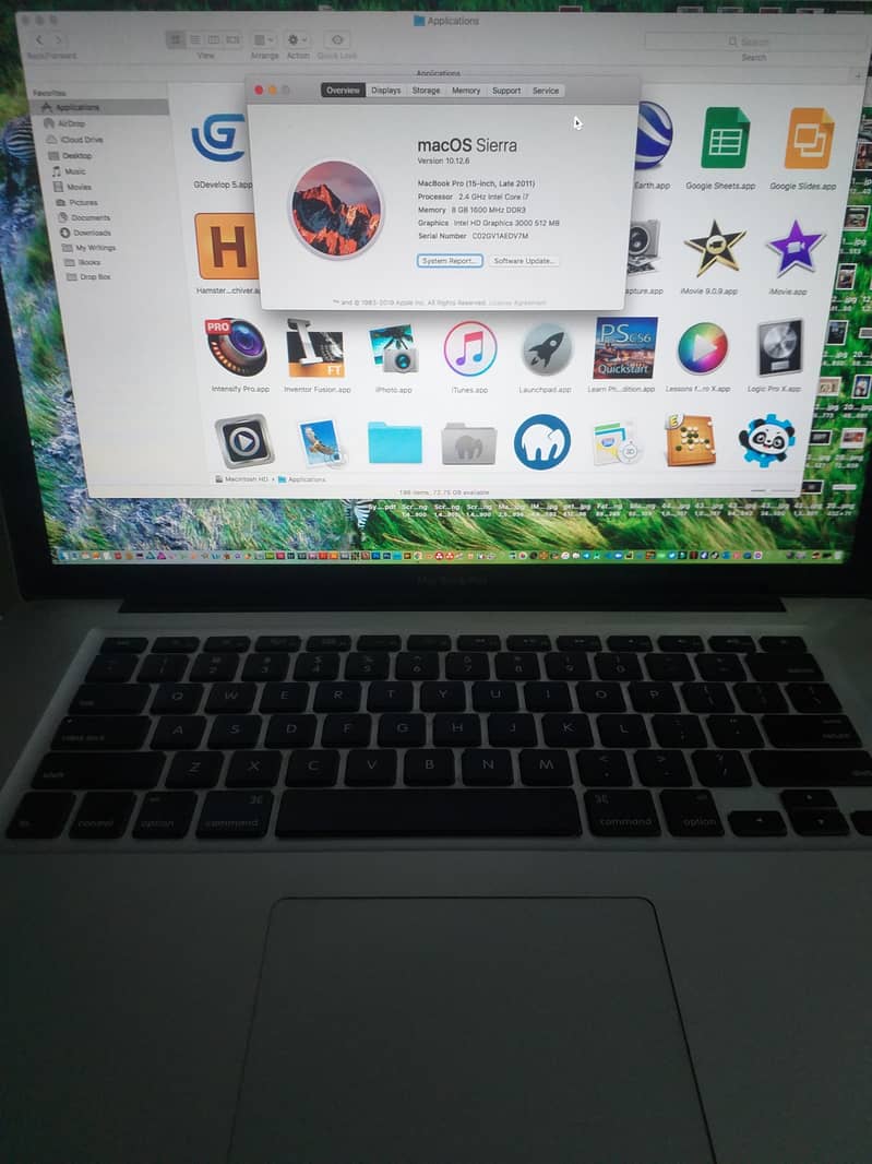 MacBookPro 15" Quad Core i7 Full Box 10/10 2