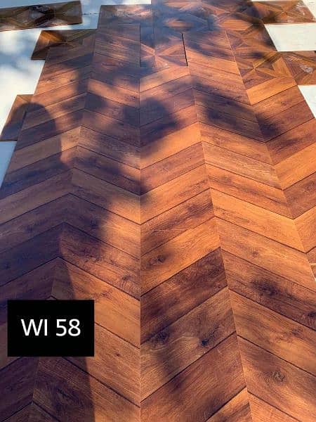Parquet laminate Wooden Floors, Wallpaper, pvc skirting. 5
