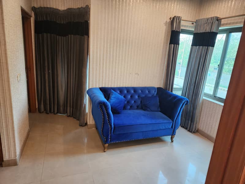 Luxury 1BR apartment in main cantt 0