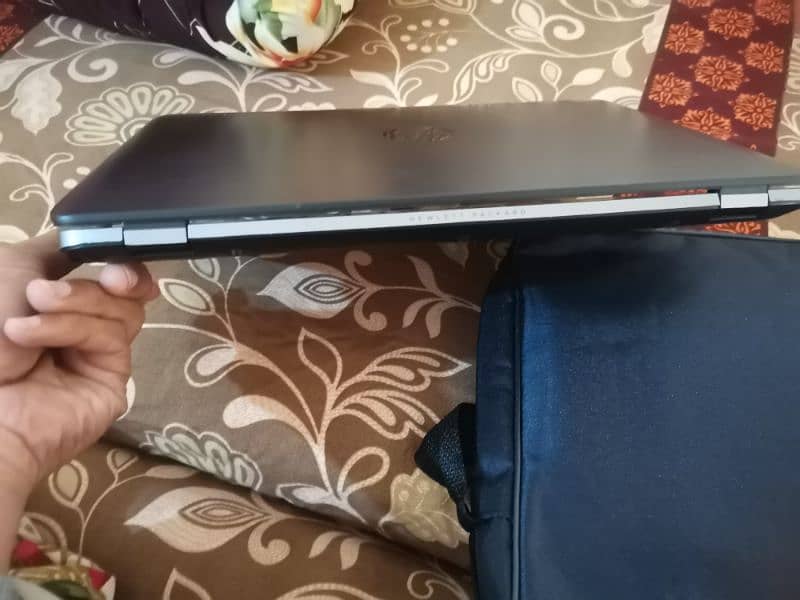 Hp Elitebook laptop Good condition. . . with bag and charger 4