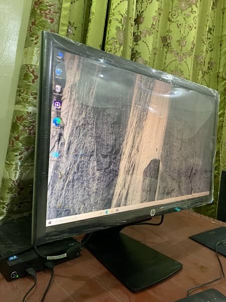 hp monitor 24 inch IPs display in fresh condition 2